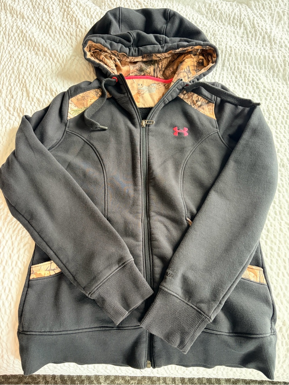 Under Armour Women's Black Full-Zip Hoodie with Camo Trim Sz L